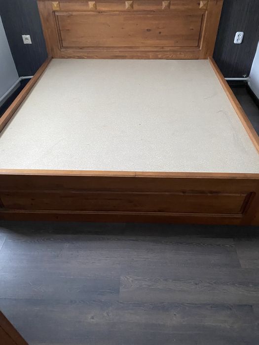 Кровать двухспальная