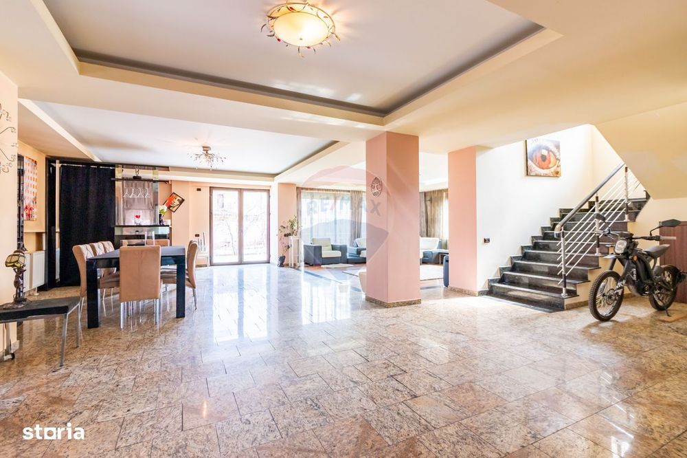 Vanzare Vilă cu 7 camere  Corbeanca