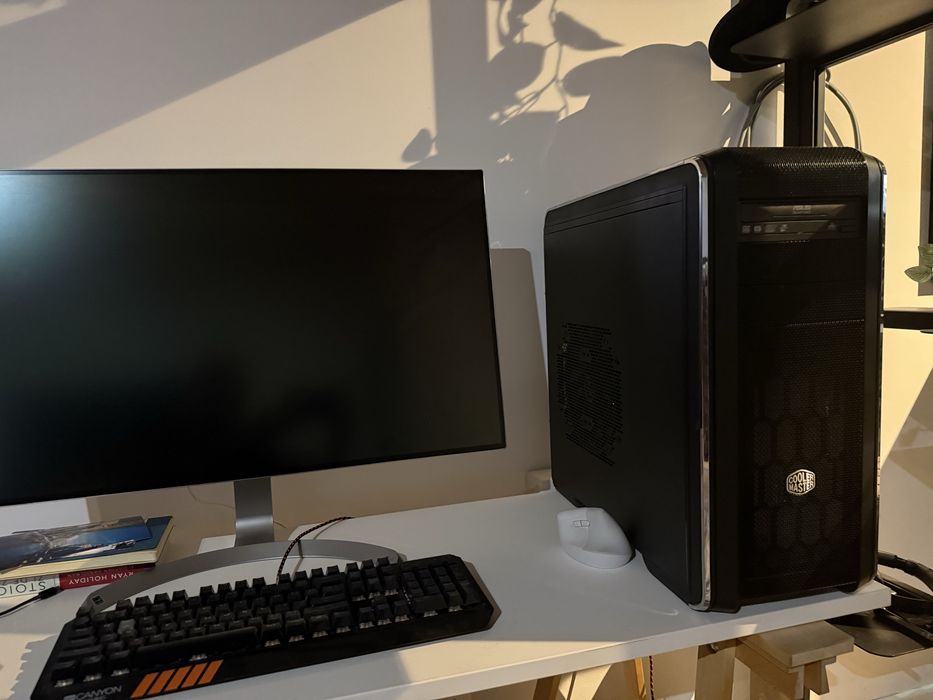 Workstation i9-10850K | 64GB RAM |+ Monitor LG 27" 4K