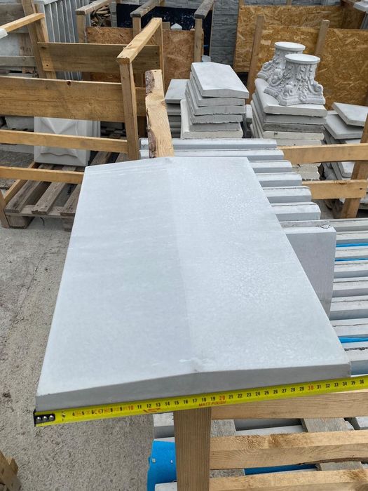 Capace, pălării, capace cu bila, intervale și coame pentru gard