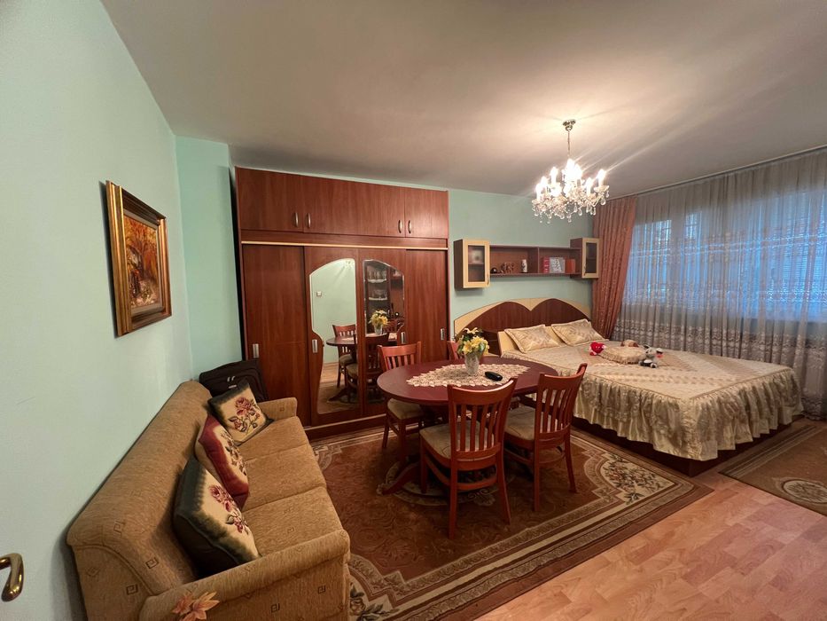 Продава се Едностаен апартамент в Добрич, Център - 47 кв.м за 1383 €/кв.м - Снимка #3