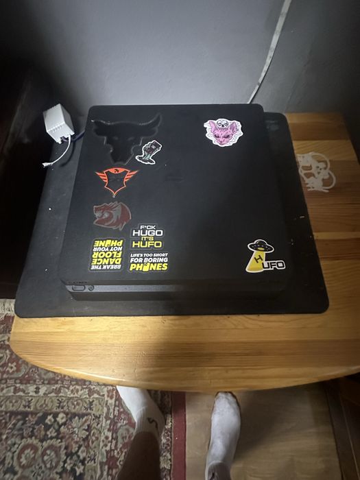 Vand ps4 slim de 1 tb