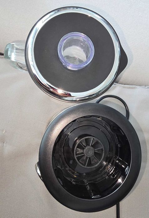 Модел: Шейкър WMF KÜCHENminis Standmixer 0.8L, стъклена кана, като нов.