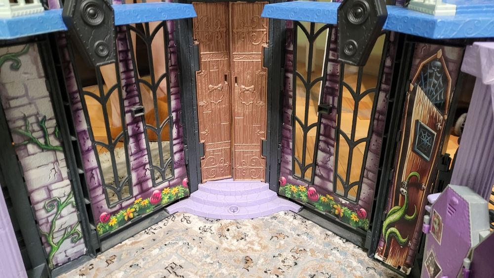 Школа Монстров Дэдлюкс