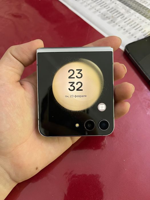 Samsung Galaxy Flip5