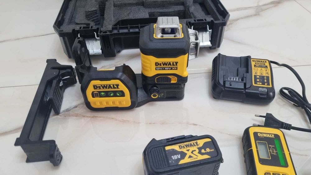 Laser Dewalt 3D  raza verde