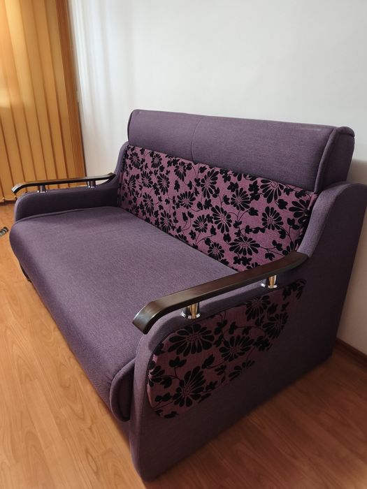 Canapea extensibilă cu saltea