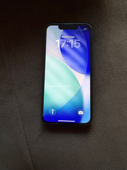 iPhone 13 mini почти нов