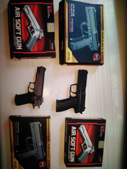 Автомат пистолет. Игрушка стреляет