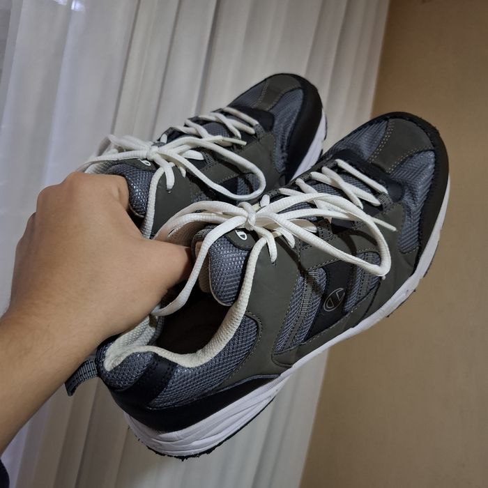 Б/У мужские кроссовки Champion 43 размера