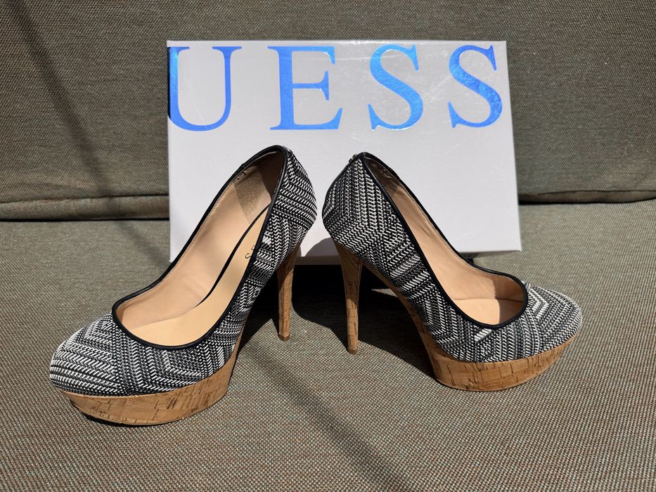 Дамски обувки GUESS