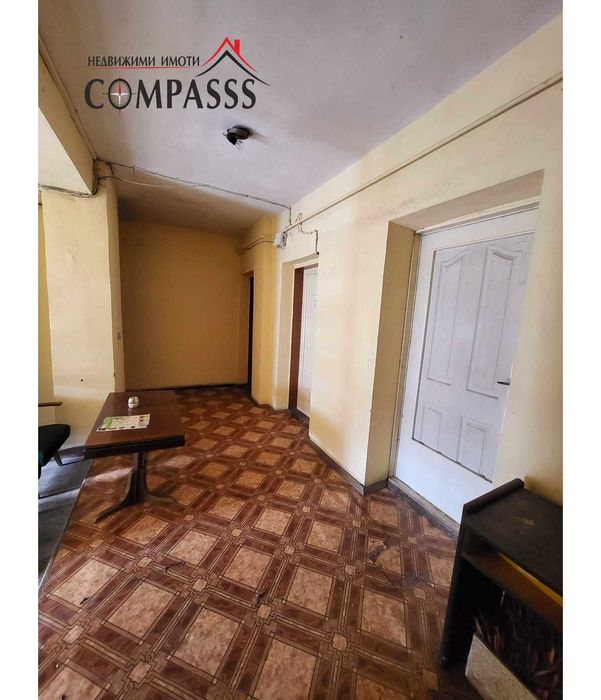 гр. Добрич, етаж от административна сграда - 86408.32евро!