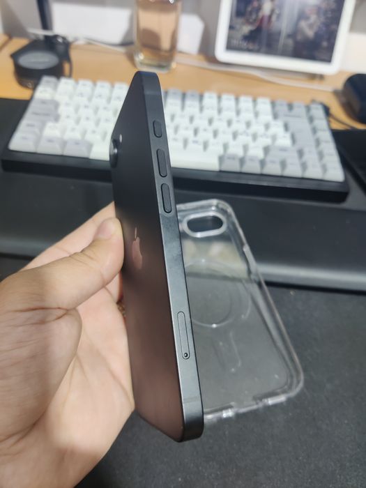 iPhone 16e 128gb 1 ciclu incarcare