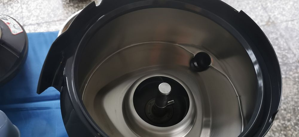 Сокоизстисквачка, фреш машина Robot Coupe J100