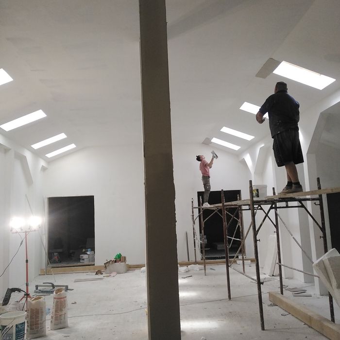 Firma de construcții Echipa de meseriași  Lucrări de Calitate