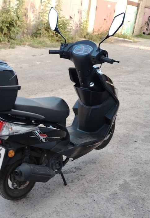 Скутер NOMAD М8 в идеальном состоянии.