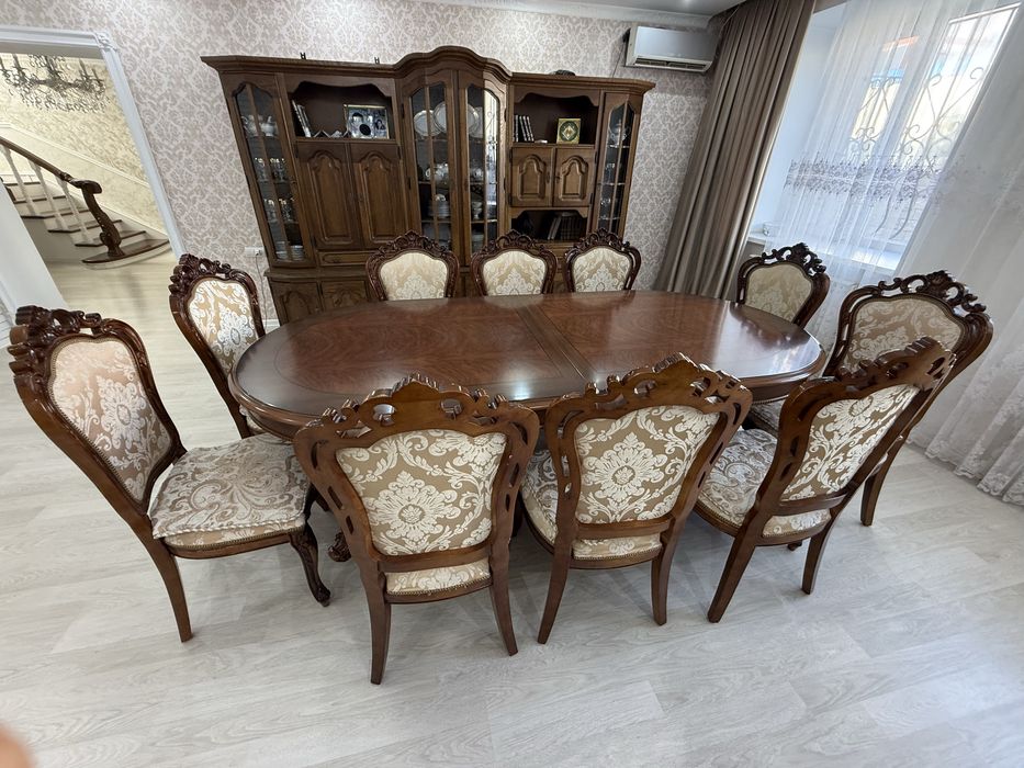 Продам стол+стулья производство Малайзия