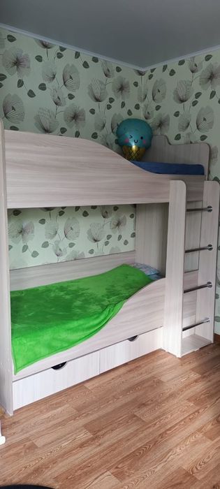 Продам кровать двухъярусную б/у.