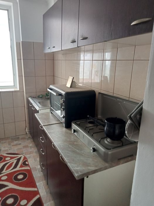 Închiriez apartament 2 camere