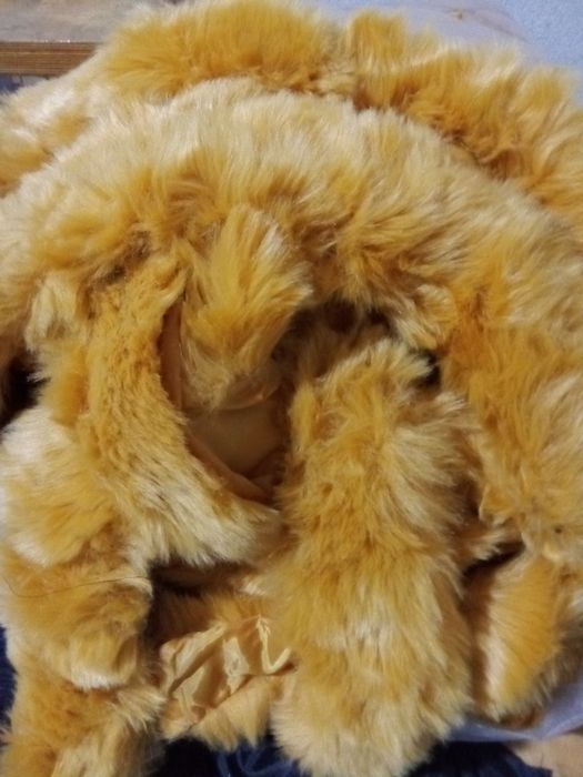 Мехавые варотники цвета имеются