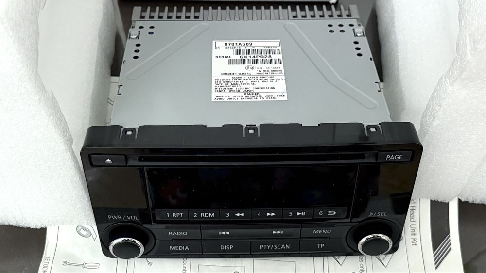 NOU - CD Player + Radio Mitsubishi Lancer