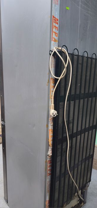 Combină frigorifică Whirlpool
Este un