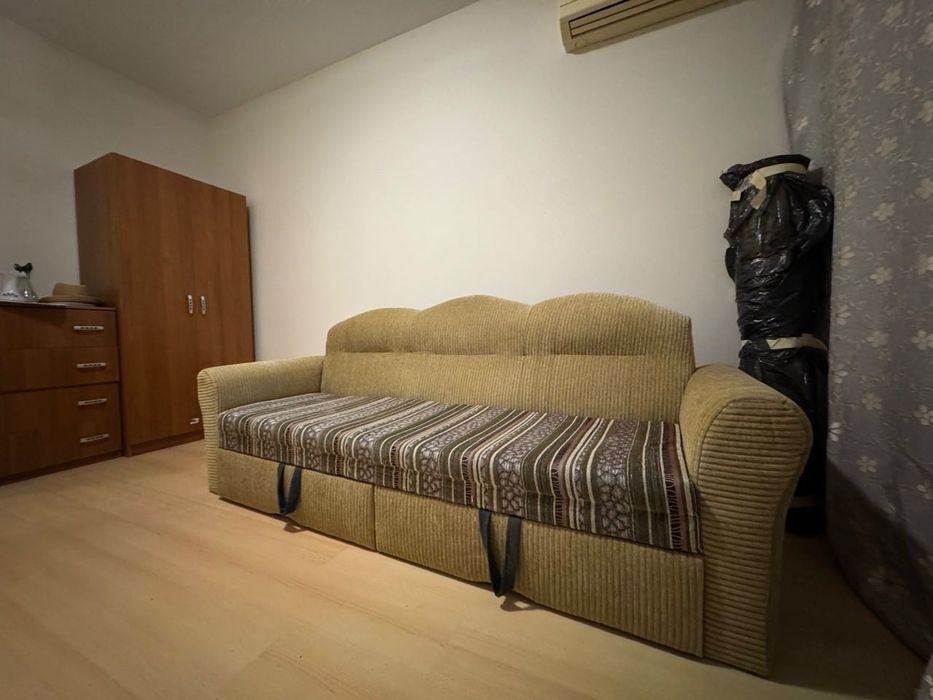 Разтегателен диван