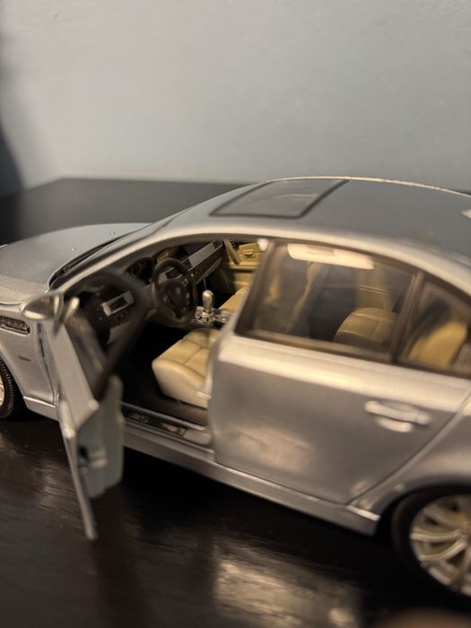 Vand macheta BMW M5 scara 1/18 rara