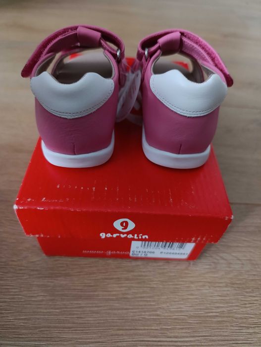 Сандали за момиче ,номер 24