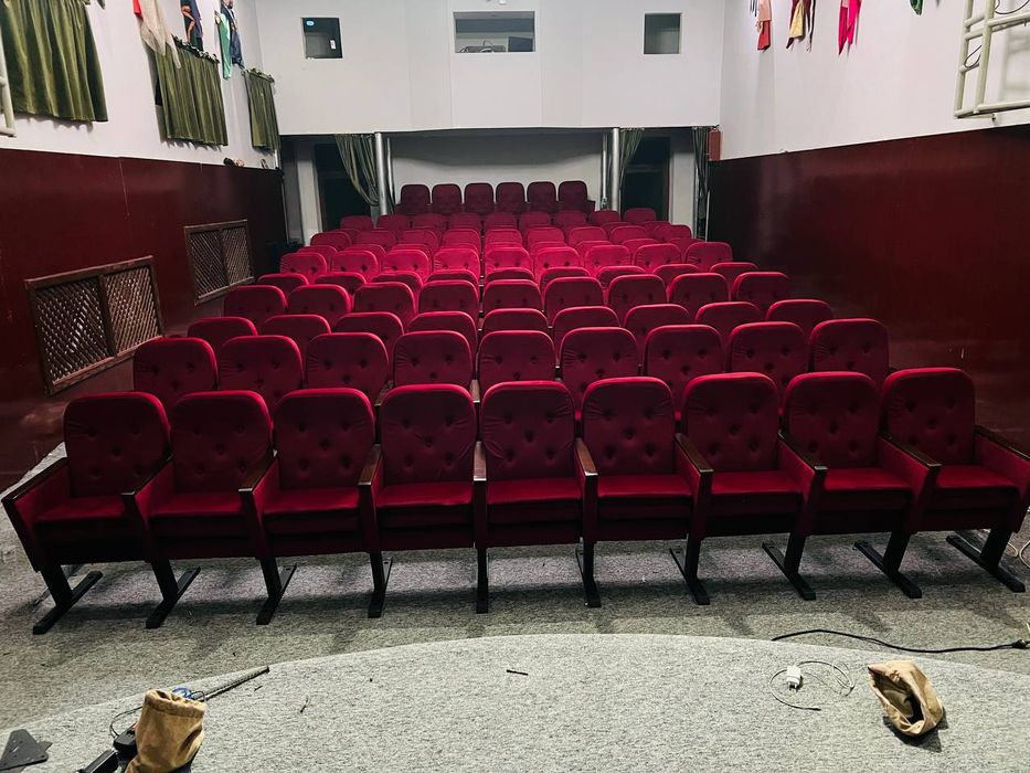 Кинотеатр учун кресло Kinozal kreslolari