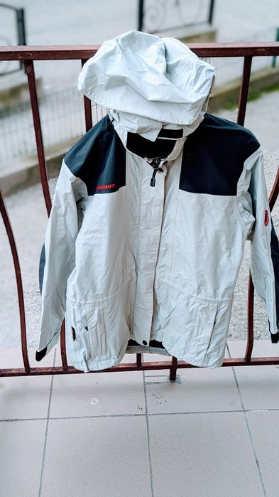 Preț fix,Mamut Gore-tex mărimea S nepurtata