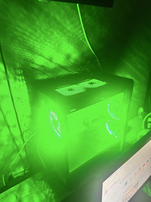Pc +manitor120 hz + maus +tastarura + mausped + casti