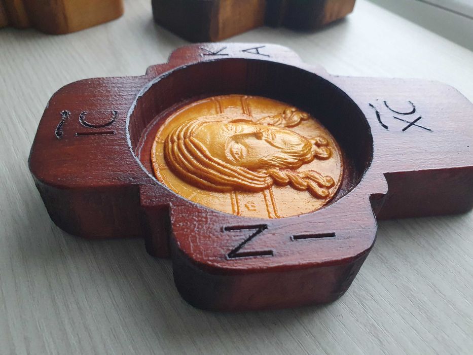 Cruce cu Chipul Domnului Iisus Hristos 14x10 cm Lemn tei culoare mahon