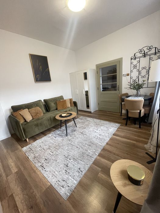 PF inchiriez garsoniera