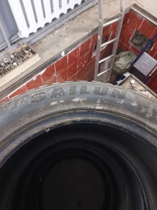 Продам зимнюю резину.