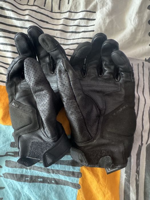 Мото яке, дънки и ръкавици Alpinestars