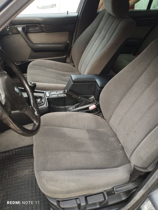 Подлокотник на бмв Е34