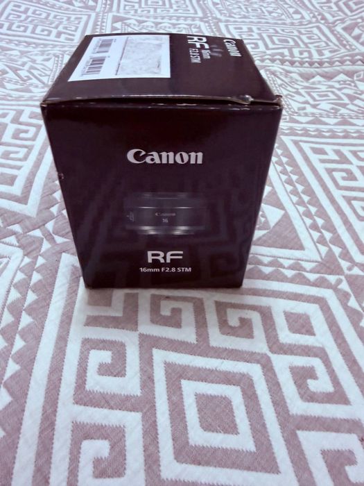 Продам объектив Canon RF 16mm f/2.8 STM