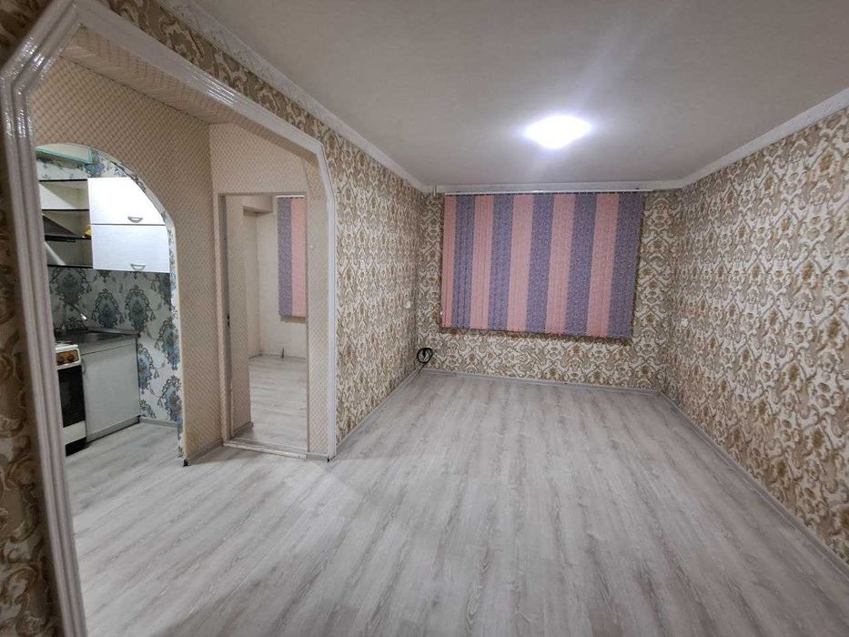 Фрунзиский Саёхат магазини 1қаватда 1хонали квартира сотилади.ID: 1602