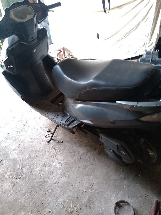 Продам скутер 150 кубов