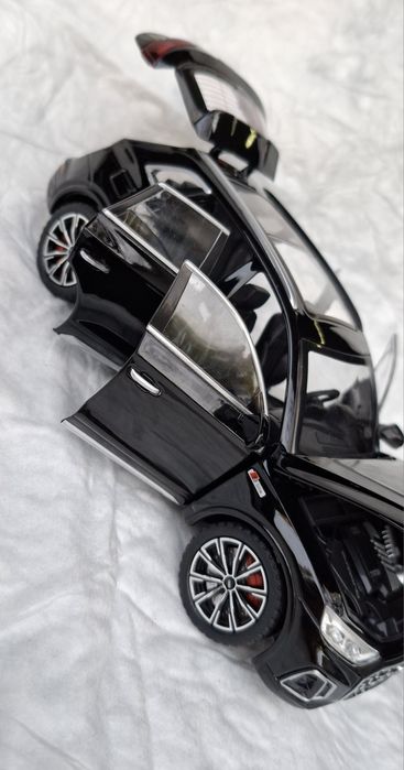 Метални  колички 1:24