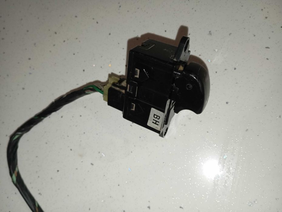 Ляво и дясно копче за стъклоповдигач