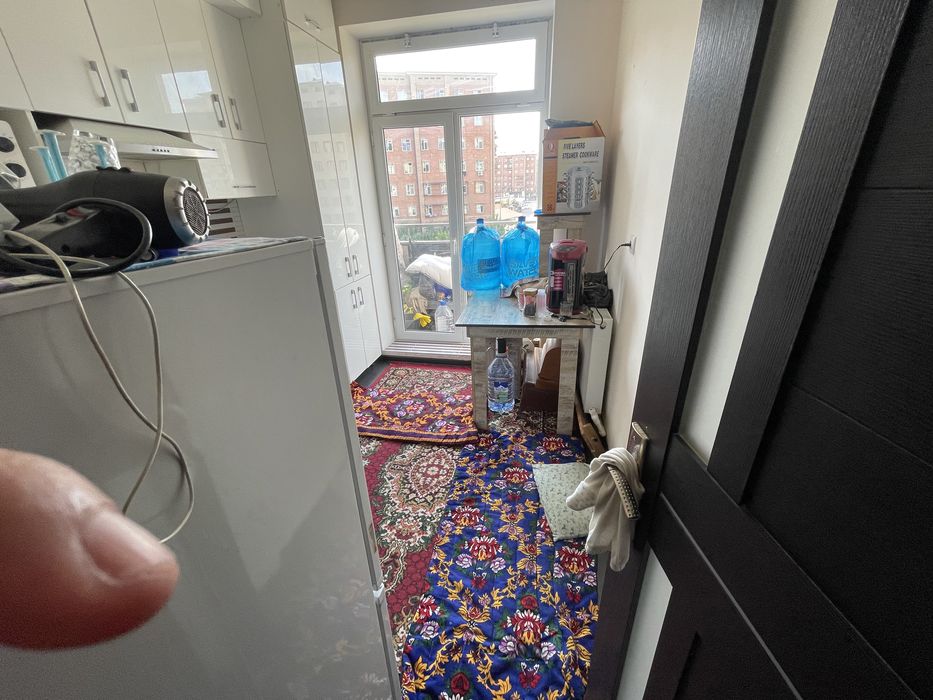 Сергилида уй сотилади 57.7 кв 2 хона балкониям бор