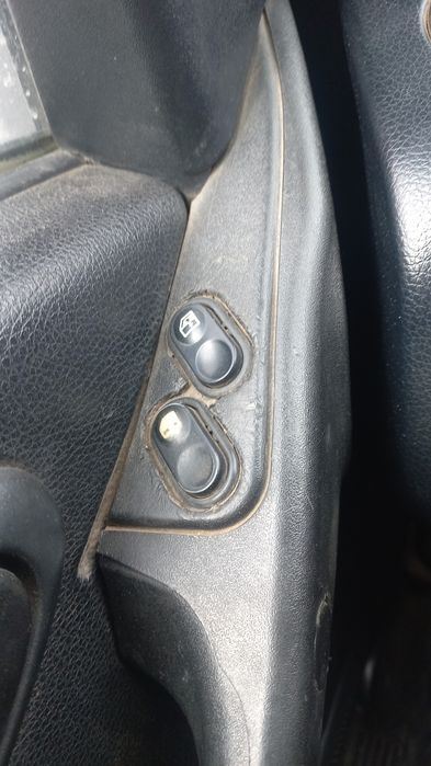 Продам  машину..