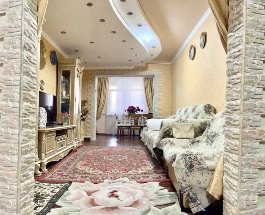 Юнусабад 19 квартал. Продается квартира 3/3/5