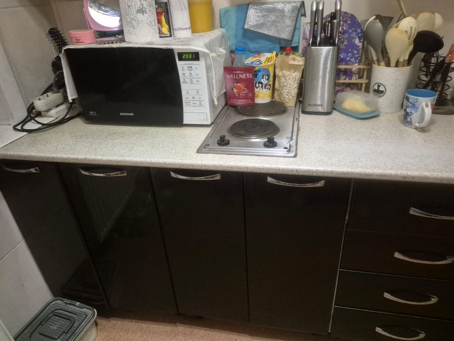 Продаётся Кухонный гарнитур (б/у)