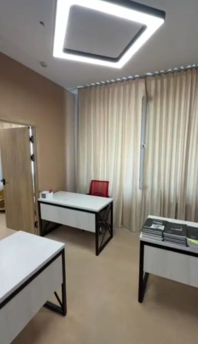 Комфортный  офис в бизнес центре в самом центре города!