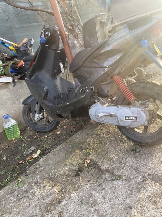 Yaamaha aerox funcțional schimb sau la bani 2000lei