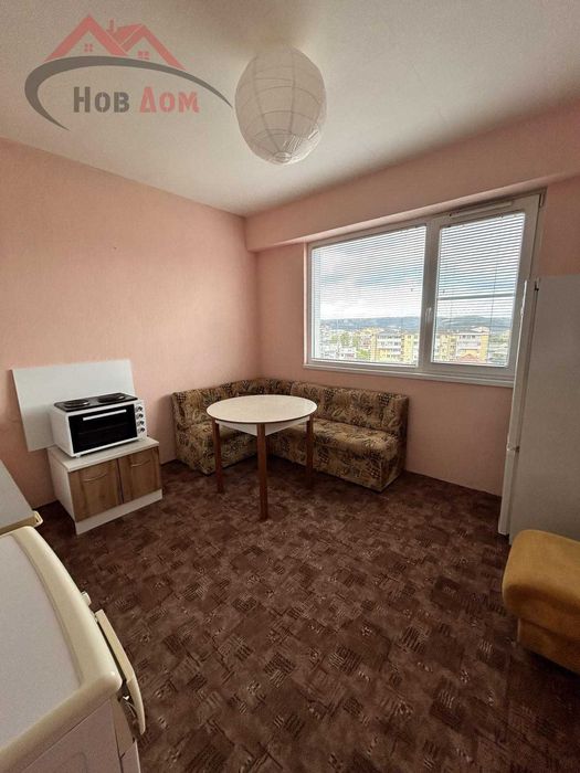 Двустаен в кв. Бузлуджа