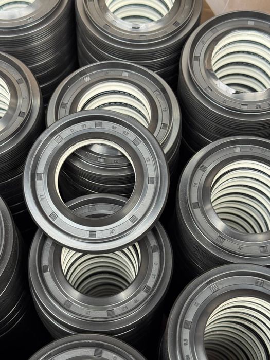 Сальник манжет колечка